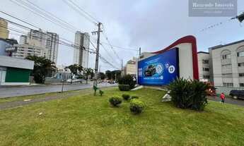 Imagem 2: Oportunidade única! Terreno de esquina com 864 m², localizado no bairro Portão, a poucos m