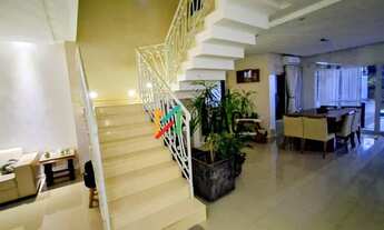 Imagem 7: Casa de Alto Padrão com 4 Suítes, Piscina Iluminada e Área Gourmet 310 m²