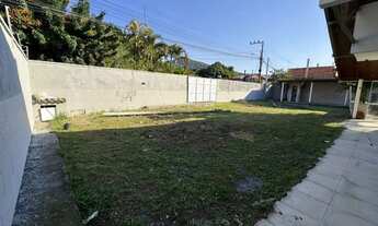 Imagem 4: Terreno com 773m² com 2 casa e piscina no bairro Ingleses