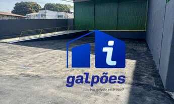 Imagem: Galpão com 1.000 m² mais pátio no Parque