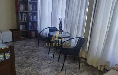 Imagem 14: Casa na Sessenta, com 7 quartos, sendo 2 suítes, 3 banheiros, sala, cozinha, 3 vagas garag