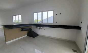 Imagem 7: Casa de condomínio para venda possui 218 metros quadrados com 4 quartos