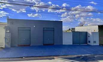 Imagem 2: Vende-se casa residencial com sala comercial no Setor Criméia Oeste Casa de Rua com 3 Quar