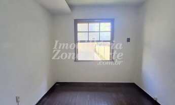 Imagem 5: Casa com 2 dormitórios, sala, cozinha, banheiro e pequeno pátio. Imóvel em condomínio, bem