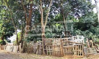 Imagem 2: Terreno com boa localização, plano, pronto para construir