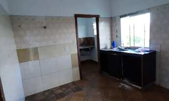 Imagem 6: Casa com 3 Quartos, Garagem e Quintal