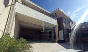 Imagem: Sobrado com cinco quartos sendo duas suítes