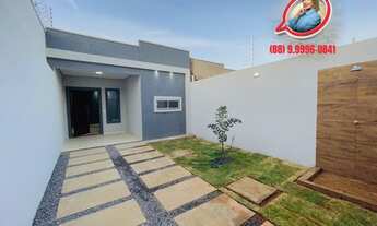 Imagem: CASA COM ACABAMENTO DIFERENCIADO, BAIRRO