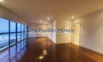 Imagem 3: Vista Mar c/varanda 4 quartos (suítes master/e canadenses) lavabo, deps 2 vagas na quadra