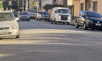 Imagem 2: Apto térreo reformado 2 quartos e quintal, com planejados. Impecável - prox. Af. Pena