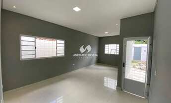 Imagem 2: OPORTUNIDADE Casa com 3 dormitórios