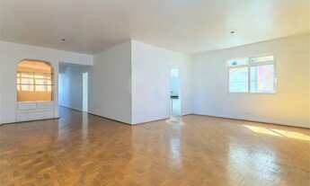 Imagem 3: Rua arborizada. Próximo da Avenida Paulista e do metrô Consolação