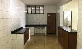 Imagem 6: Casa para venda possui 180 metros quadrados com 4 quartos em Santa Efigênia - Caldas Novas