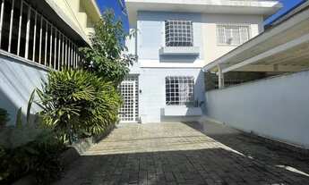 Imagem 3: Sobrado para aluguel e venda possui 125 metros quadrados com 5 quartos