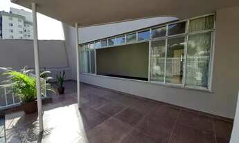 Imagem 3: Casa para aluguel e venda possui 312 metros quadrados com 4 quartos