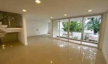 Imagem 2: Casa de condomínio para venda possui 425 metros quadrados com 4 quartos