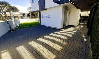 Imagem 2: Vendo casa na Praia do Campeche com 03 suítes- Oportunidade