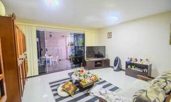 Imagem 3: Sobrado próximo ao metrô Praça da Árvore