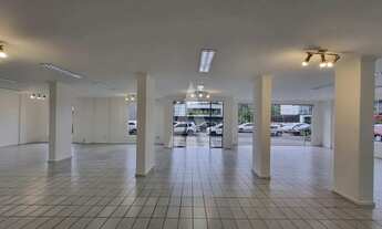 Imagem 5: Loja comercial com 4 salas, cozinha, 4 lavabos e estacionamento frontal no bairro América