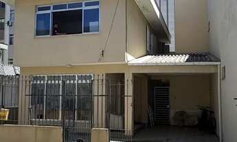 Imagem: Alugo quarto para Moças / Estudante