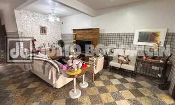 Imagem 2: Casa de vila triplex - Pedro de Carvalho - 3 quartos (1 suíte) - Piscina e churrasqueira