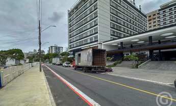 Imagem 4: Apartamento com três suítes para alugar no Jardim Atlântico