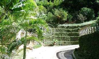 Imagem: Casa com vista para as montanhas no Bairro