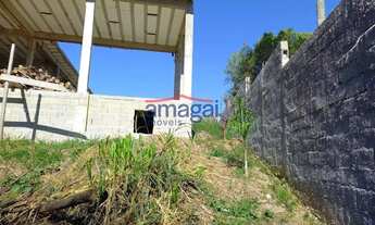 Imagem 6: Terreno com construção inacabada