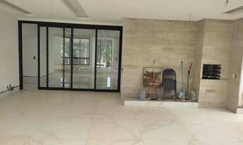 Imagem 4: Sobrado com 3 suítes de 358 m² de área construída no Condomínio do Lago