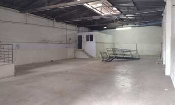 Imagem 3: Galpão com pé-direito 7 m e acesso a caminhão Bandeirantes