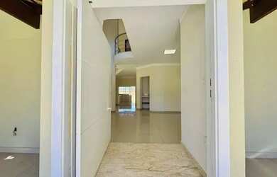 Imagem 5: Imóvel para aluguel e venda possui 262 metros quadrados com 3 quartos