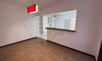 Imagem 2: Oportunidade - Casa Sobrado - Residencial De Ville - 4 Dormitórios - 200m²