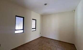 Imagem 4: Imóvel para aluguel possui 70 metros quadrados com 2 quartos em Residencial Alvorada - Tat