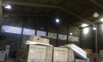 Imagem 2: Galpão Com 600m² na Aruana Para Venda