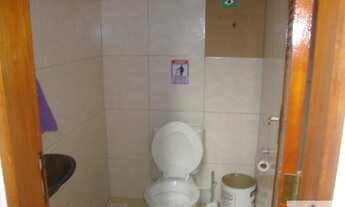 Imagem 7: GGalpão industrial em centro de terreno, a 300 metros, aproximados, do pólo comercial de A