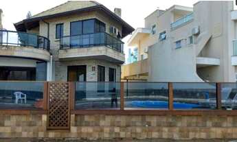 Imagem 4: Casa para aluguel possui 200 metros quadrados com 5 quartos em Praia de Bombas - Bombinhas