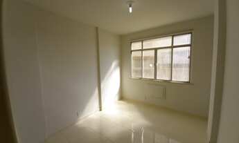 Imagem 2: Centro - sala e quarto todo reformado