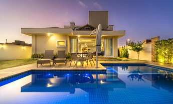 Imagem 2: Casa de alto padrão, em condomínio fechado, com 4 Suites, 4 vagas de garagem!