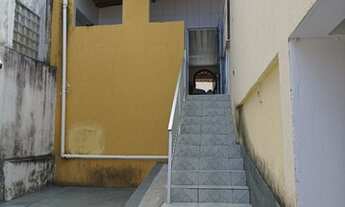 Imagem 3: Ótima casa com 250m² útil em terreno de 750m², 4/4 sendo 2 suítes, gabinete, 2 dependência