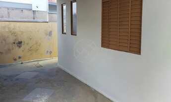 Imagem 4: Aluga-se ou Vendese, casa no Jardim Peróla, com 3 quartos, sala, cozinha, 1 banheiro, gara