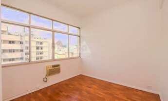 Imagem 4: Apartamento de dois quartos com dependência completa no Catete