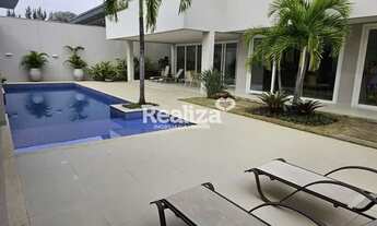 Imagem 5: Casa de condomínio Santa Monica Jardins para venda tem 850 metros quadrados com 5 quartos