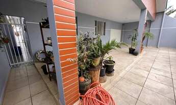 Imagem: CASA DE FRENTE PARA RUA NO MARACANÃ EM