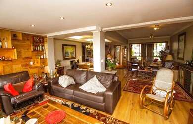 Imagem 5: Casa para Venda - 380m², 4 dormitórios, sendo 2 suites, 4 vagas - Três Figueiras