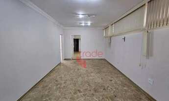 Imagem 6: Casa Comercial à Venda com 5 Salas no Alto da Boa Vista em Ribeirão Preto com Área Externa