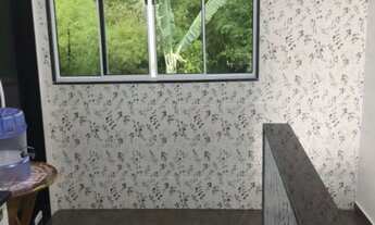 Imagem 3: Duas casas uma recém construída em Xerém rua do aviário