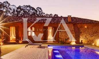 Imagem 2: Exclusividade e Tradição: Casa de Fazenda na Praia da Grama