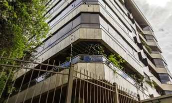 Imagem 2: Imóvel na Pedro Weingartner com 3 dormitórios e 244m²