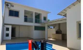 Imagem: Casa estilo sobrado com piscina próximo