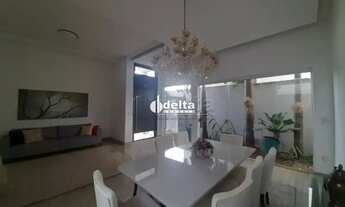 Imagem 3: Casa no condomínio Jardins Barcelona disponível para venda em Uberlândia-MG